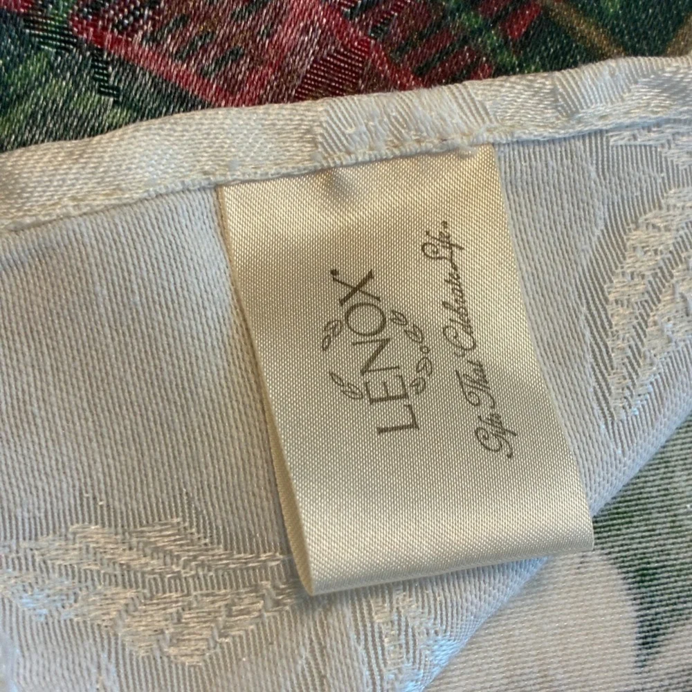 LENOX Holiday Nouveau‎ Tablecloth Christmas Holly Ribbon Ivory Damask 60x102
